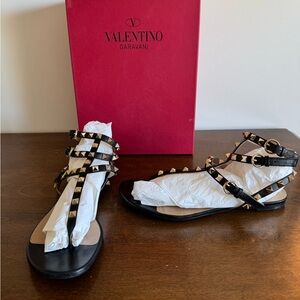 Valentino Rockstud Black Sandals. Size 38